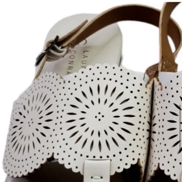 LC Conrad T-Strap Sandals - Picture 6 of 10